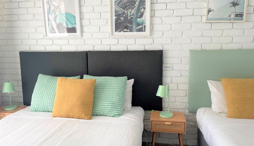 Deluxe-Doppel- oder -Zweibettzimmer, Mehrere Betten, Kochnische