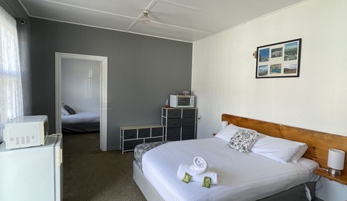 Familien-Doppelzimmer, Mehrere Betten, Nichtraucher, Kühlschrank und Mikrowelle