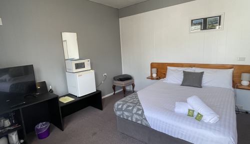 Basic-Dreibettzimmer, Mehrere Betten, Nichtraucher, Kühlschrank und Mikrowelle