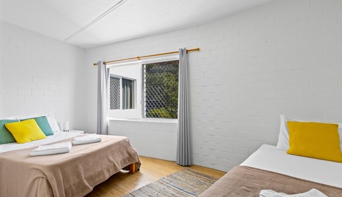 Standard-Apartment, Poolblick