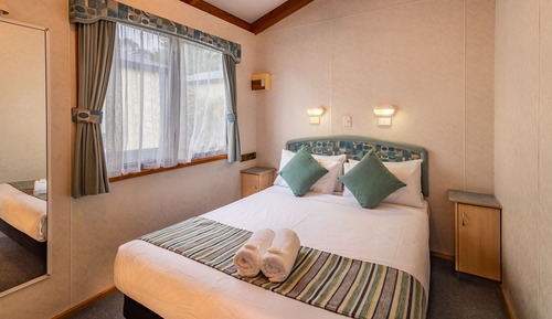 Standard-Ferienhütte, 2 Schlafzimmer, Nichtraucher, Kochnische (Standard Cabin   - QD)