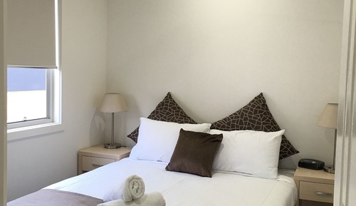 Premier-Ferienhütte, 2 Schlafzimmer, Poolzugang, Poolblick
