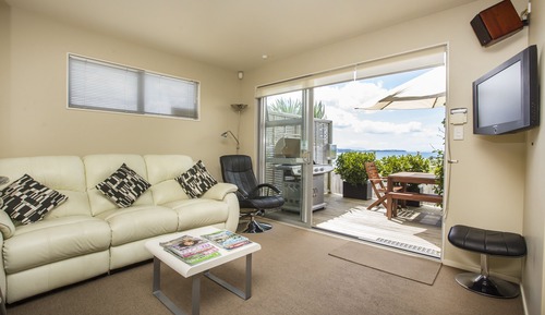 Deluxe-Apartment, 2 Schlafzimmer, Küche, Meerblick (Kawau)