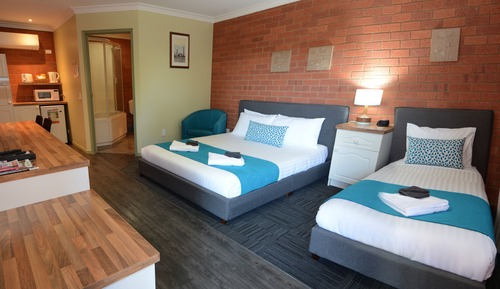 Zweibettzimmer, Badewanne