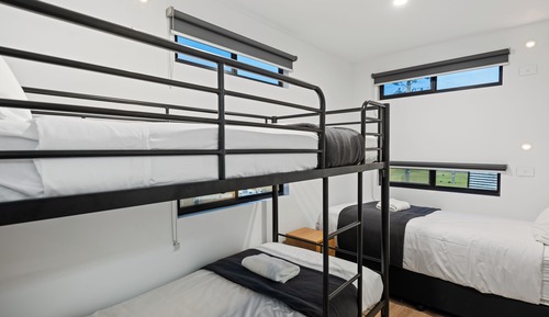 Superior-Ferienhütte, 2 Schlafzimmer (Riverside - Sleeps 5)