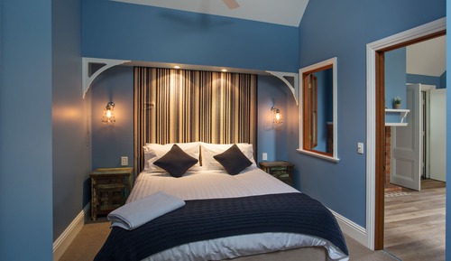 Luxury-Suite, 1 Schlafzimmer, Kochnische, eingeschränkter Meerblick