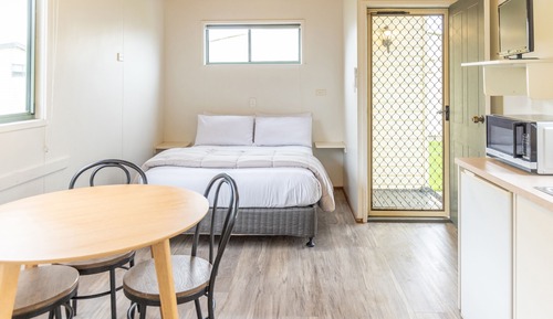 Basic-Ferienhütte, 1 Schlafzimmer