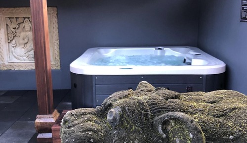 Zimmer (3 Bedroom Spa Retreat)