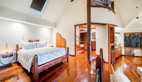 Zimmer (Wait A While - 2 Nights)