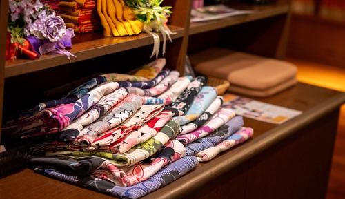 Basic-Zimmer (Open-air Bath, Run of the House)