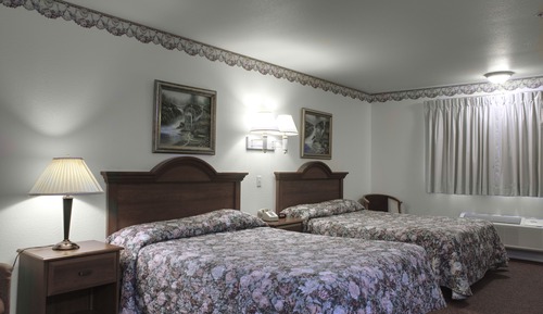 Standardzimmer, 2 Queen-Betten, Kühlschrank und Mikrowelle