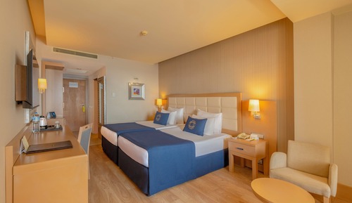 Deluxe Room Garden View Room (Main Building or Garden Rooms)