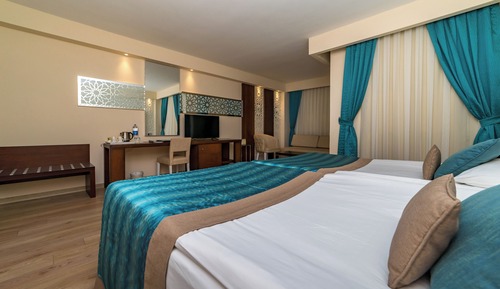 Standardzimmer, Terrasse, Poolseite