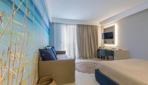 Junior-Doppelzimmer, Balkon, eingeschränkter Meerblick