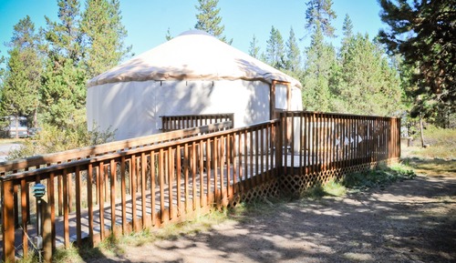 Zimmer (Yurt, No Pets, Linens Available)
