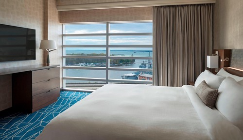 Zimmer, 1 King-Bett und Schlafsofa, Seeblick