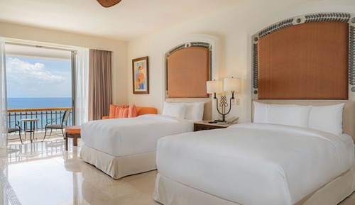 Junior Suite Oceanfront 2 Double Beds