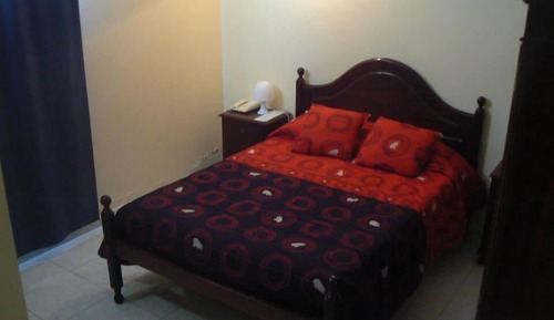 Basic-Doppel- oder -Zweibettzimmer