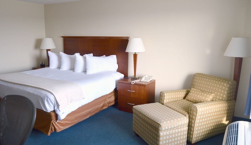 Standardzimmer, 1 King-Bett, Nichtraucher, eingeschränkter Meerblick