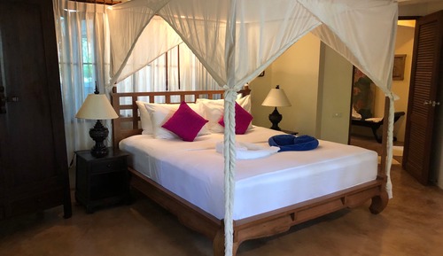 Villa, 4 Schlafzimmer, eigener Pool