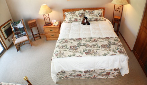 Deluxe-Dreibettzimmer, 1 Schlafzimmer, Flussblick, Poolseite