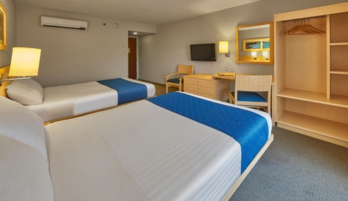 Zimmer, 2 Doppelbetten