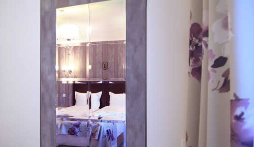 Deluxe-Doppel- oder -Zweibettzimmer