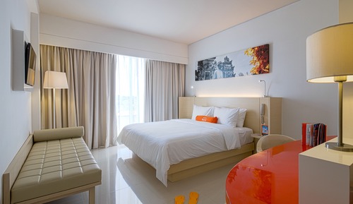 HARRIS Deluxe Pool View