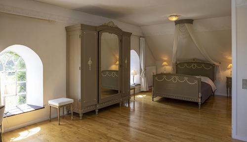 Doppel- oder Zweibettzimmer, eigenes Bad