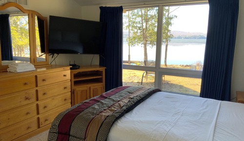 Standard-Ferienhaus, 3 Schlafzimmer, Seeblick (Dryden Cottage #40)