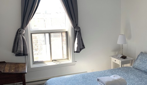 Economy-Doppelzimmer, 1 Queen-Bett, Nichtraucher, Gemeinschaftsbad