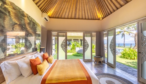 Four Bedroom Beach Front Pool Villa - Sunrise