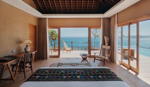 Three-bedroom Cliff Front Private Pool Villa