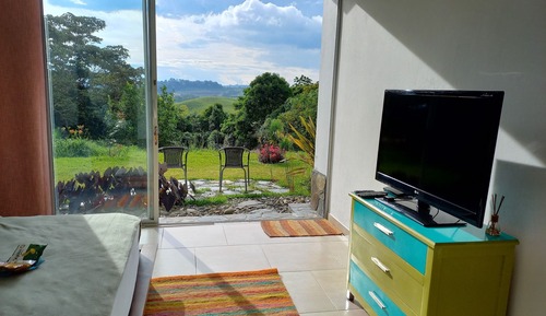 Deluxe Suite, 1 Bedroom, Ensuite, Garden View (Blue Gardens)