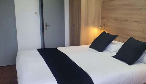 Dreibettzimmer, Mehrere Betten