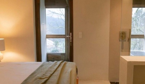 Gallery-Doppelzimmer, 1 King-Bett, Hügelblick
