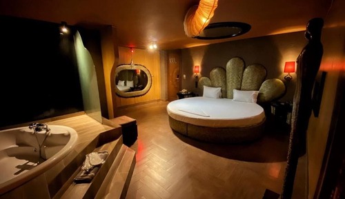 Suite, Whirlpool
