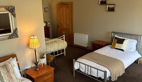 Familien-Vierbettzimmer