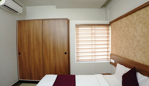 Deluxe-Zweibettzimmer, 2 Schlafzimmer, barrierefrei, Blick auf den Innenhof