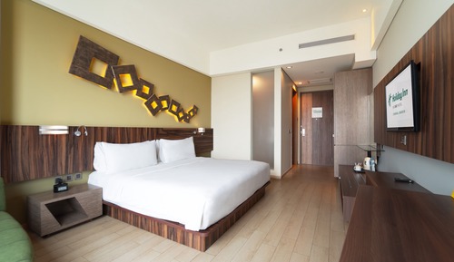 Standardzimmer, 1 King-Bett, Badewanne, Poolblick (Minifridge)