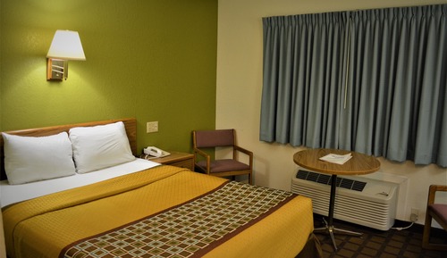 1 Queen Bed, Non Smoking, Handicap