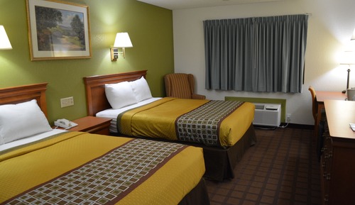 2 Queen Bed, Non Smoking, Handicap