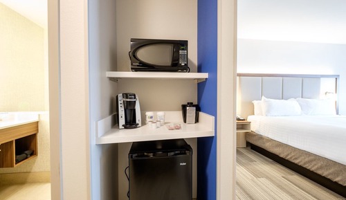 Suite, 1 King-Bett, barrierefrei (Mobility Roll-In Shower)