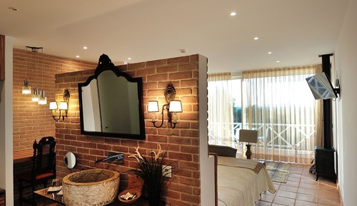 Deluxe-Studiosuite, Kamin