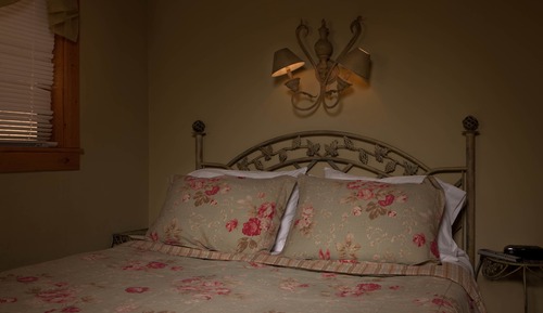 Standardzimmer, 1 Queen-Bett (Cabin Studio-No Pets(Forest Hideaway))