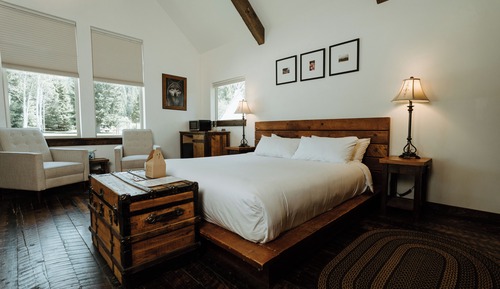 Rendezvous Cabin (1 King)