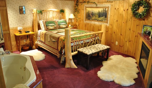 Premium-Einzelzimmer, 1 Queen-Bett, Terrasse, Poolblick