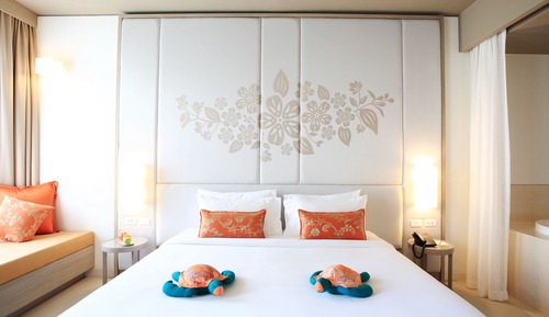 Superior Room, Pool View