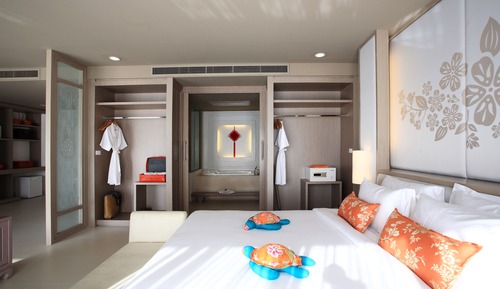 Junior Suite Pool Access