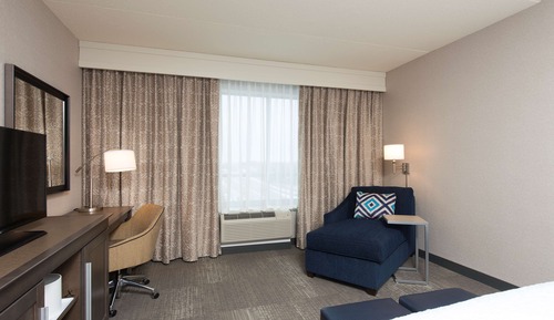 Zimmer, 1 King-Bett, barrierefrei, Nichtraucher (Roll In Shower)